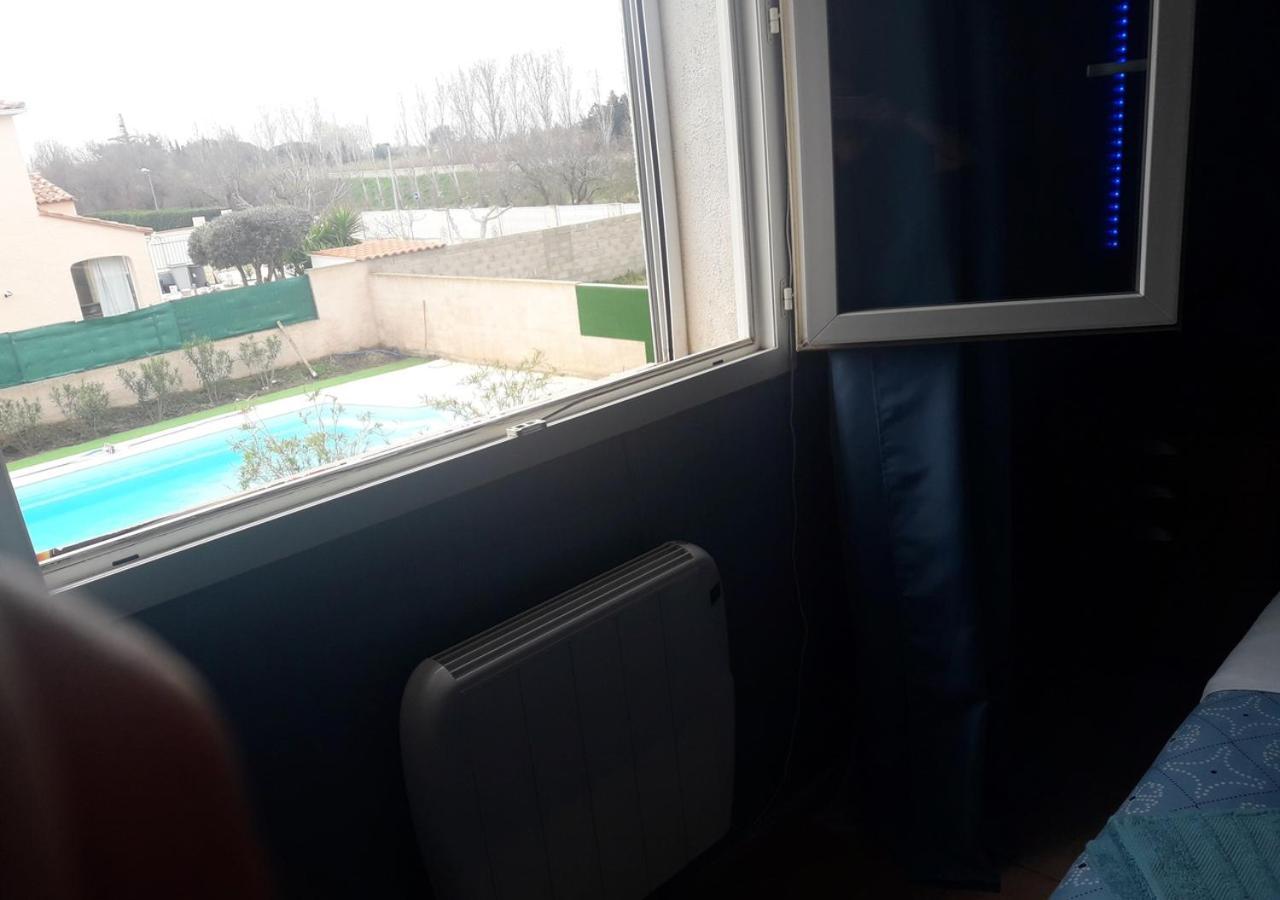 Villa Avec Plage A Pied Et Grande Piscine Сент-Марі-ла-Мер Екстер'єр фото