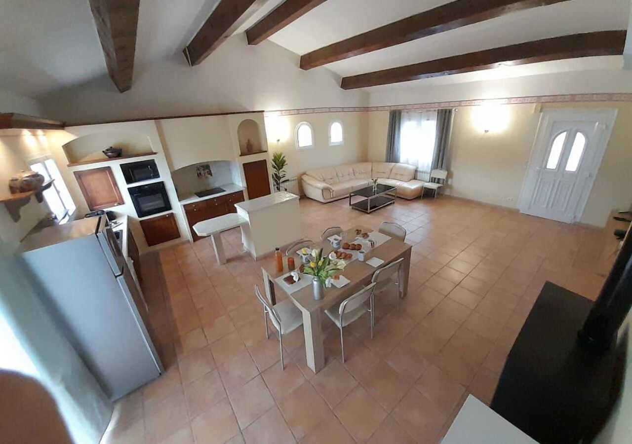 Villa Avec Plage A Pied Et Grande Piscine Сент-Марі-ла-Мер Екстер'єр фото