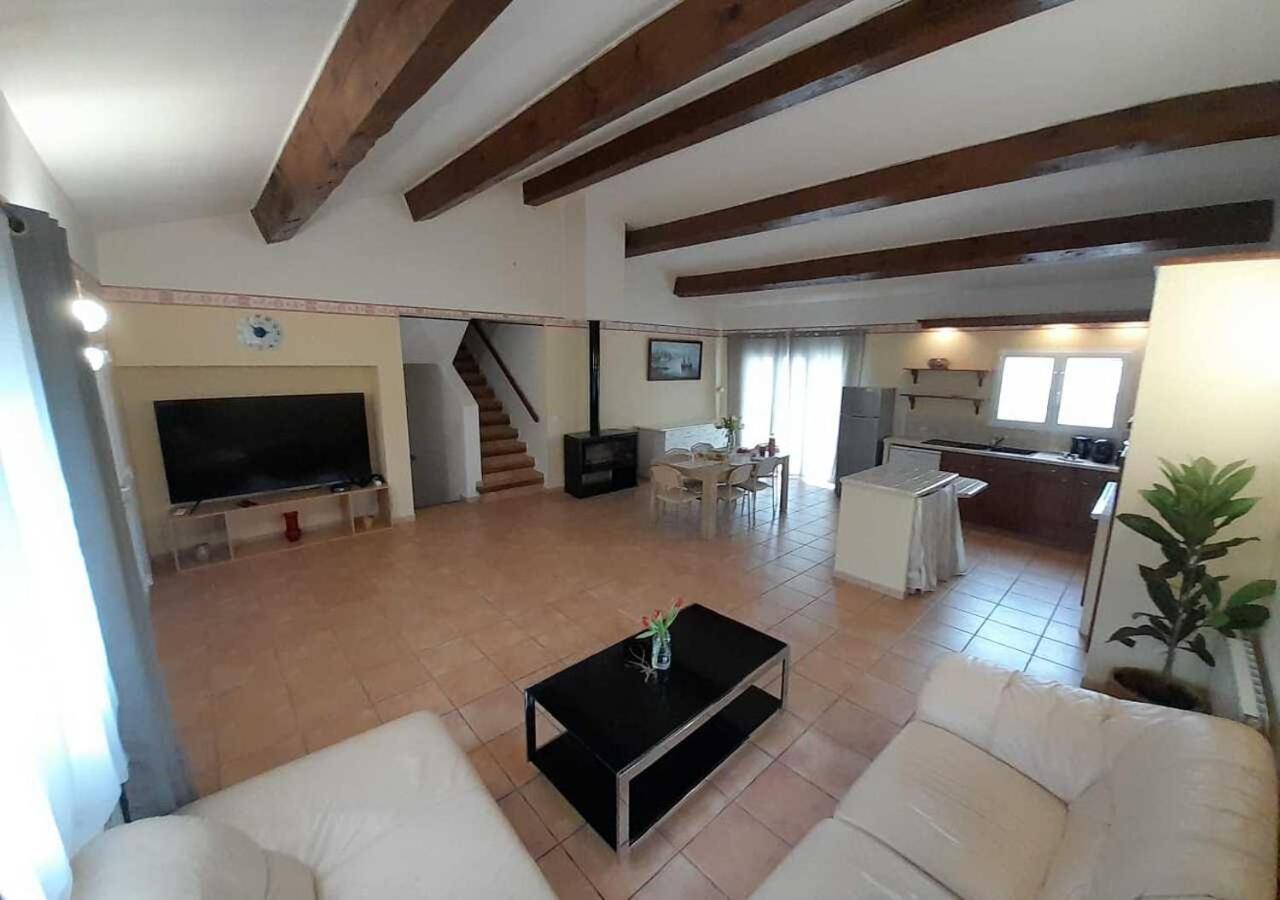 Villa Avec Plage A Pied Et Grande Piscine Сент-Марі-ла-Мер Екстер'єр фото