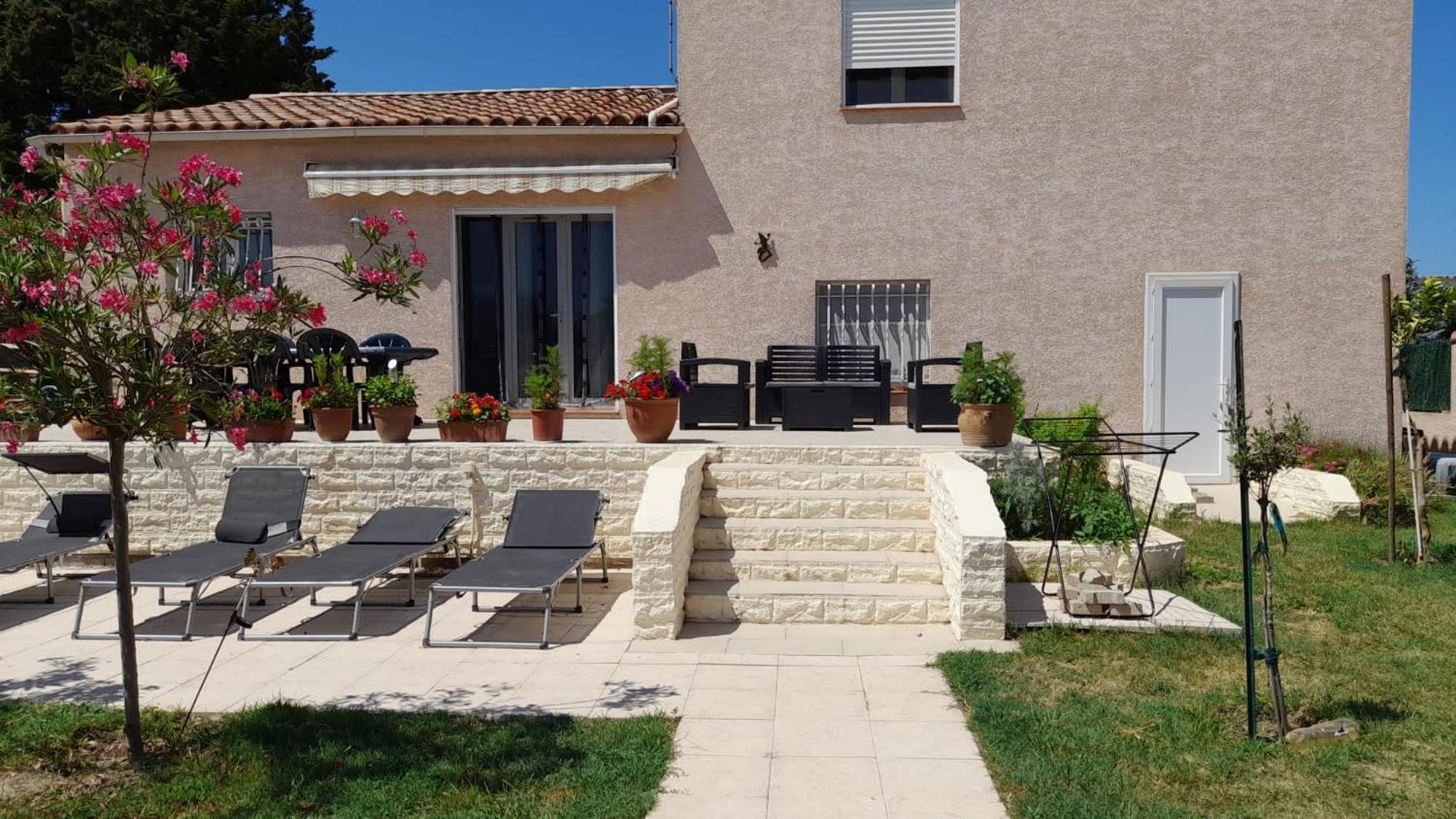 Villa Avec Plage A Pied Et Grande Piscine Сент-Марі-ла-Мер Екстер'єр фото
